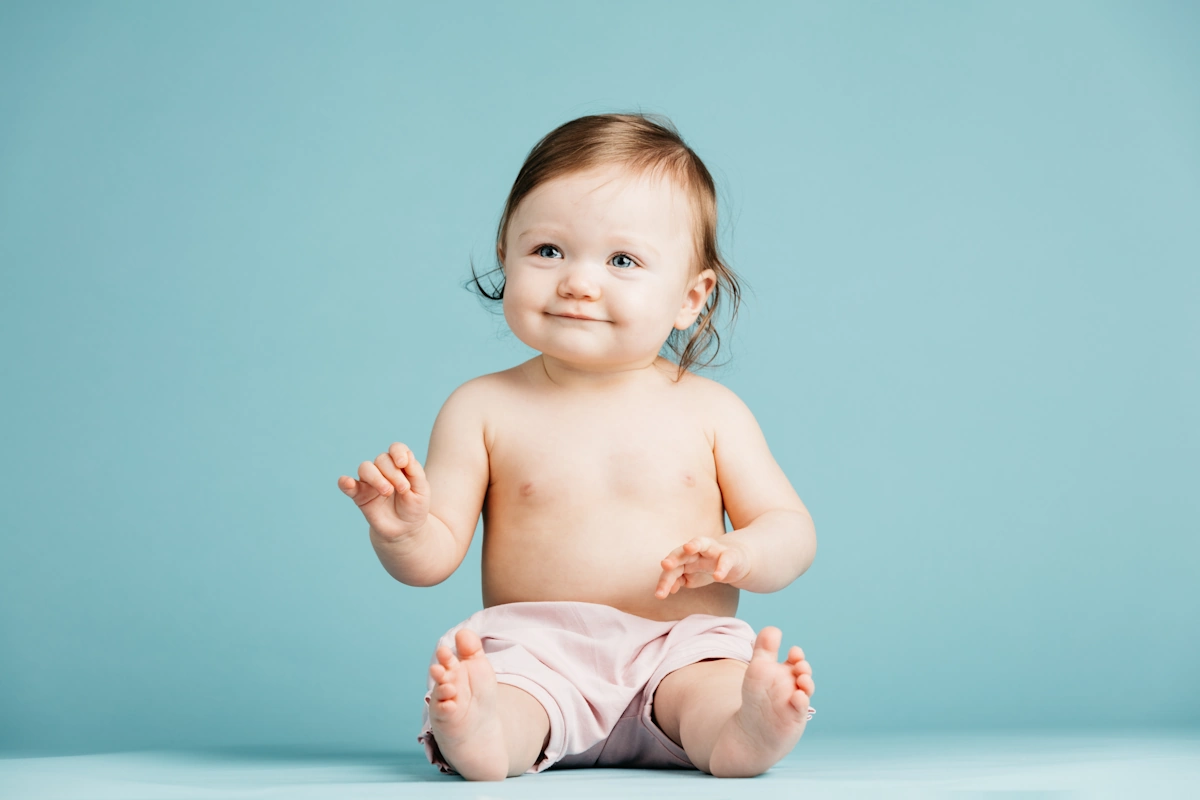 bébé assis